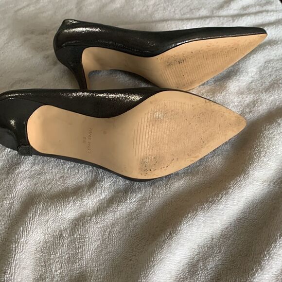 Nine West gray metallic 3 1/2” heels Pointy toe Size 9 W - Picture 7 of 7
